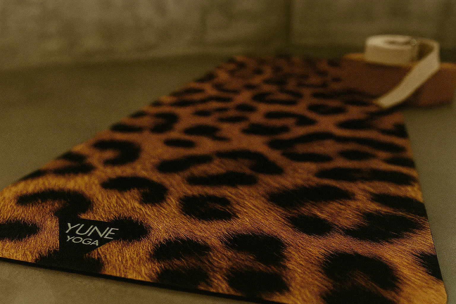Leopard Print Yoga Mat – Eco-Friendly, Non-Slip, 6mm Cushion | Yune