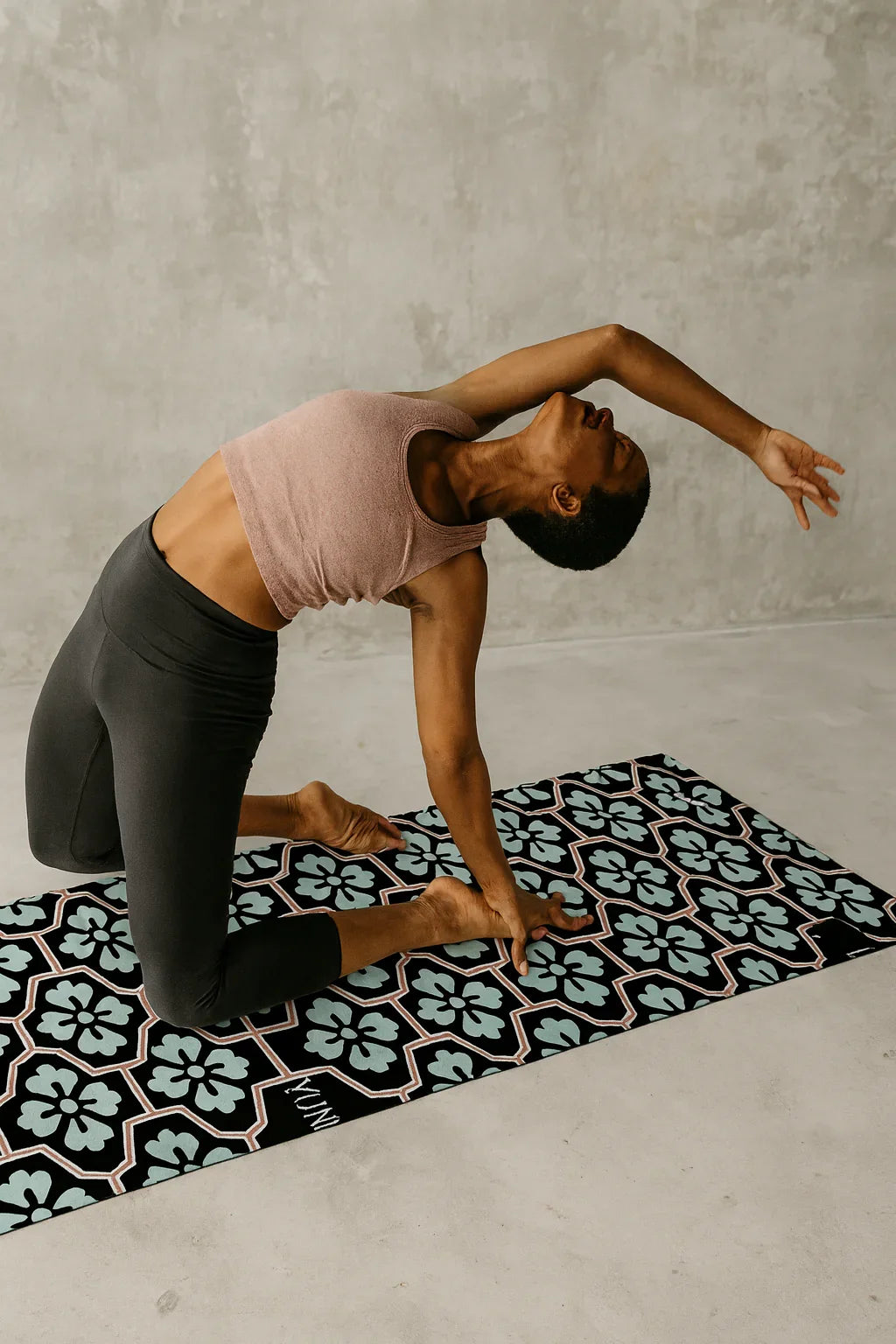 Crow Yoga Mat – 6mm Black Non-Slip, Eco-Friendly | Yune Yoga
